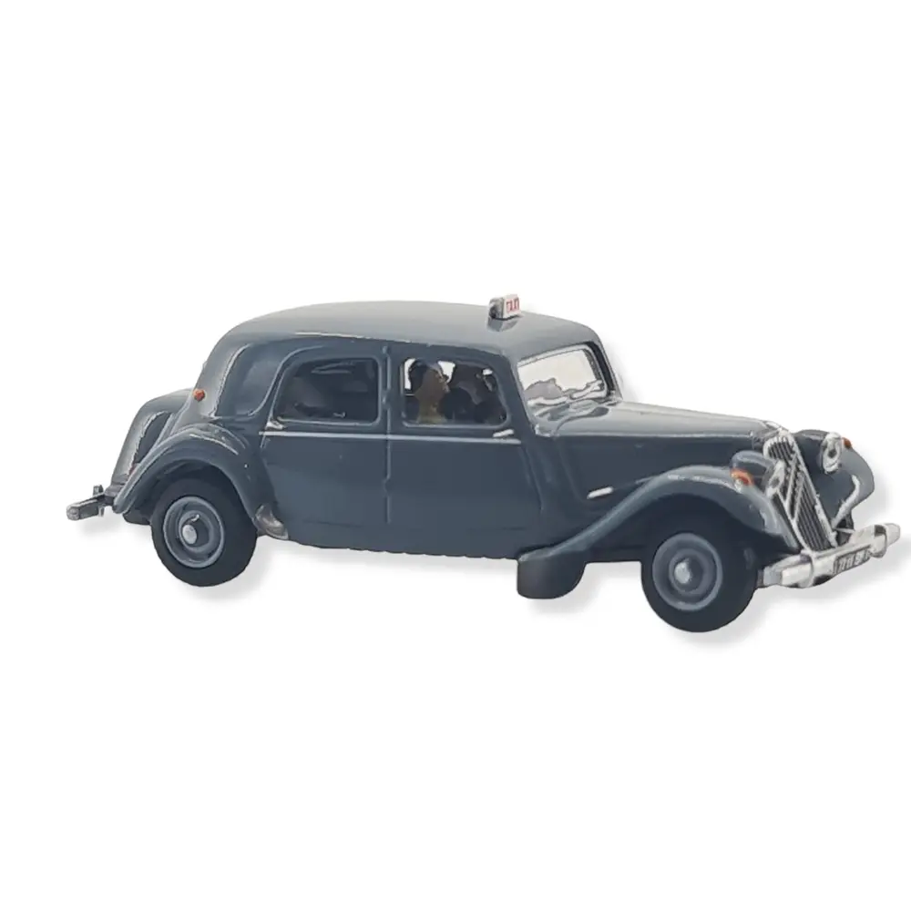 Voiture Citroën Traction 11B, taxi 1952 gris, 3 personnages SAI 1602 - HO 1/87