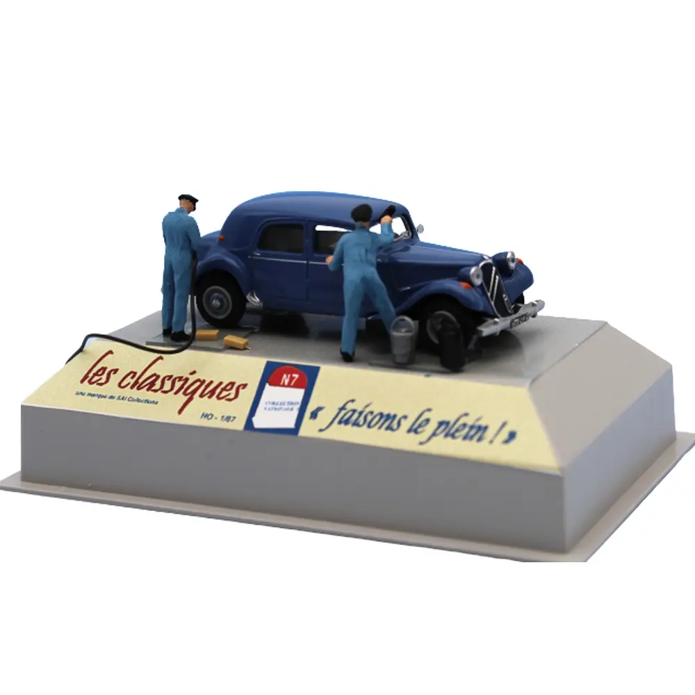 Voiture Citroën Traction 11B bleu, 2 pompistes et accessoires SAI 1911 - HO 1/87