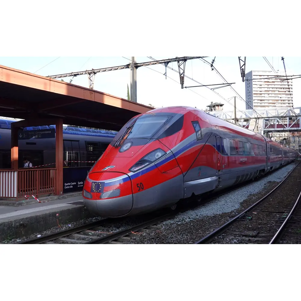 Coffret TGV 4 éléments « Le plaisir d'un voyage nouveau » - Arnold HN2621 - N 1/160 - FRECCIAROSSA - Ep VI - Analogique - 2R
