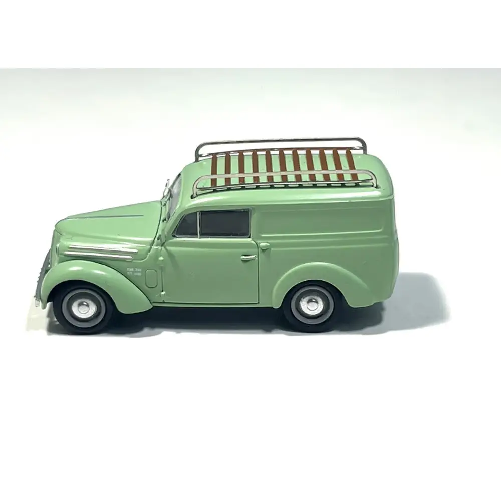 Voiture Renault Juvaquatre Fourgon tôlé vert - REE CB 209 - HO 1/87
