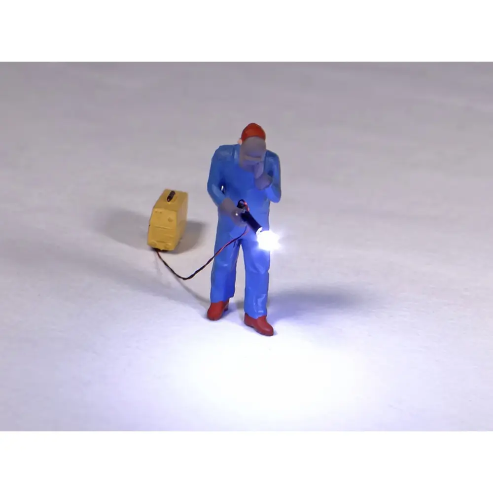 Soudeur à l’arc en action (avec poste de soudure et effet arc) - Régions et Compagnies PROA68 - HO 1/87