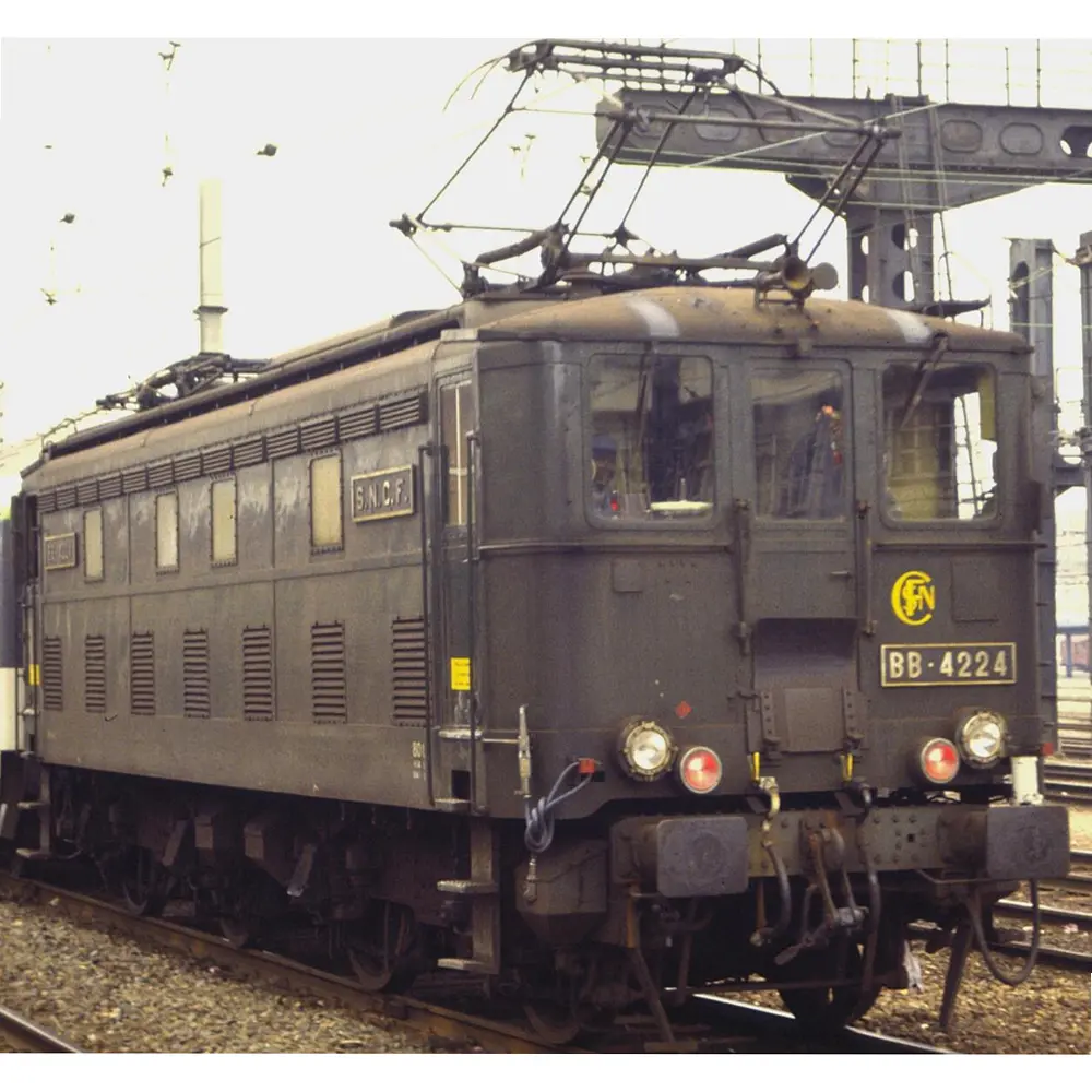 Locomotive électrique BB 4200 été (volets ouverts) - Piko 97433 - HO 1/87 - SNCF - Ep IV - Analogique - 2R