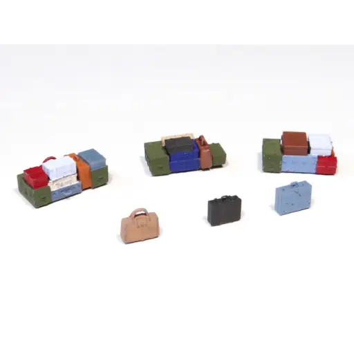 [REGAR053] 3 différents tas de bagages + 3 bagages isolés - Régions & Compagnies GAR053 - HO 1/87