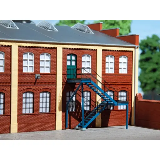 [AU80101] Un escalier extérieur + porte/tapis assortis Auhagen 80101 - HO 1/87 65x30x70mm