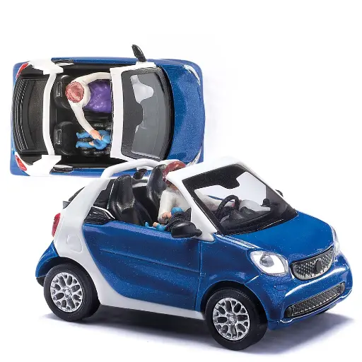 [BU50779] Véhicule Smart For2 Cabriolet avec personnages - BUSCH 50779 - HO 1/87