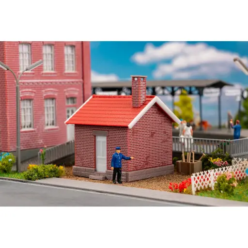 [FA120306] Baraque de chemin de fer avec garde-barrière - Faller 120306 - HO 1/87