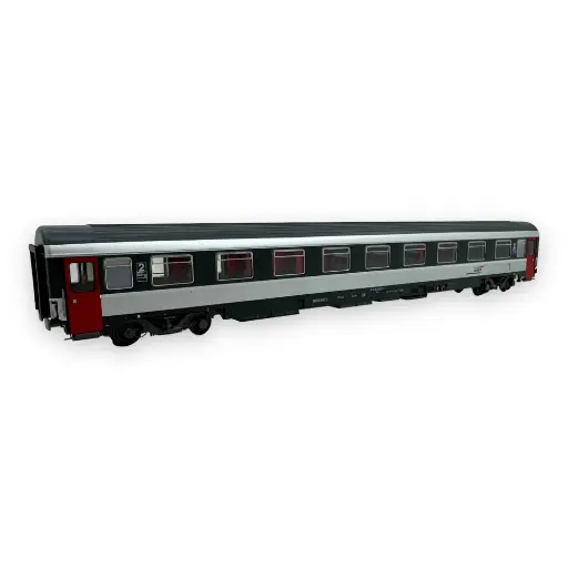 [LS40388] Voiture voyageurs VSE A9u déclassée, livrée corail, logo casquette - LS Models 40388 - HO 1/87 - SNCF - Ep V-VI - 2R