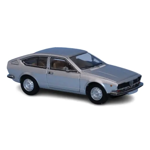 [PCX870425] Alfa Roméo Alfetta GT, gris argent, 1974 - PCX87 870425 - HO 1/87
