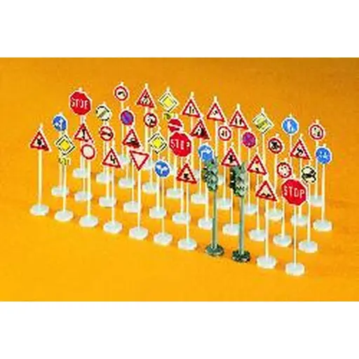 [PR18203] Panneaux routiers, 40 pièces