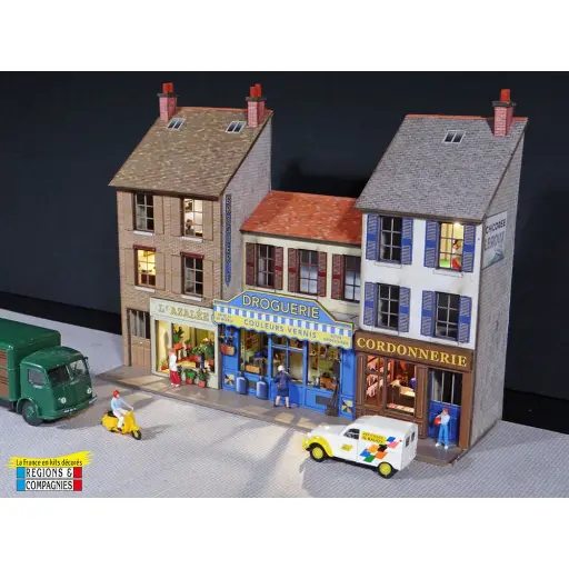 [REFAC023] Façade Vitrines Fleuriste + Droguerie + Cordonnerie - Régions et compagnies FAC023 - HO 1/87