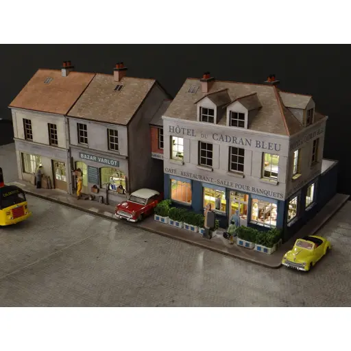 [REQIF002] Alignement de 3 Maisons Île-de-France (3 commerces angle à droite) - Régions et Compagnies QIF002 - HO 1/87