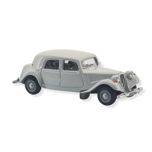 [SA1601] Voiture Citroën Traction 11B, 1952 gris perle, 3 personnages SAI 1601 - HO 1/87