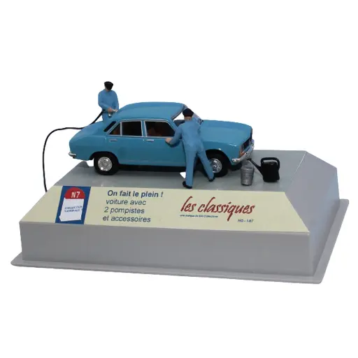[SA1924] Voiture Peugeot 504 bleu canard, 2 pompistes et accessoires SAI 1924 - HO 1/87