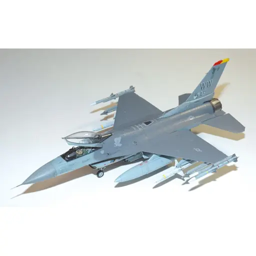 [TA61098] Avion de chasse F-16CJ Fighting Falcon - TAMIYA 61098 - 1/48